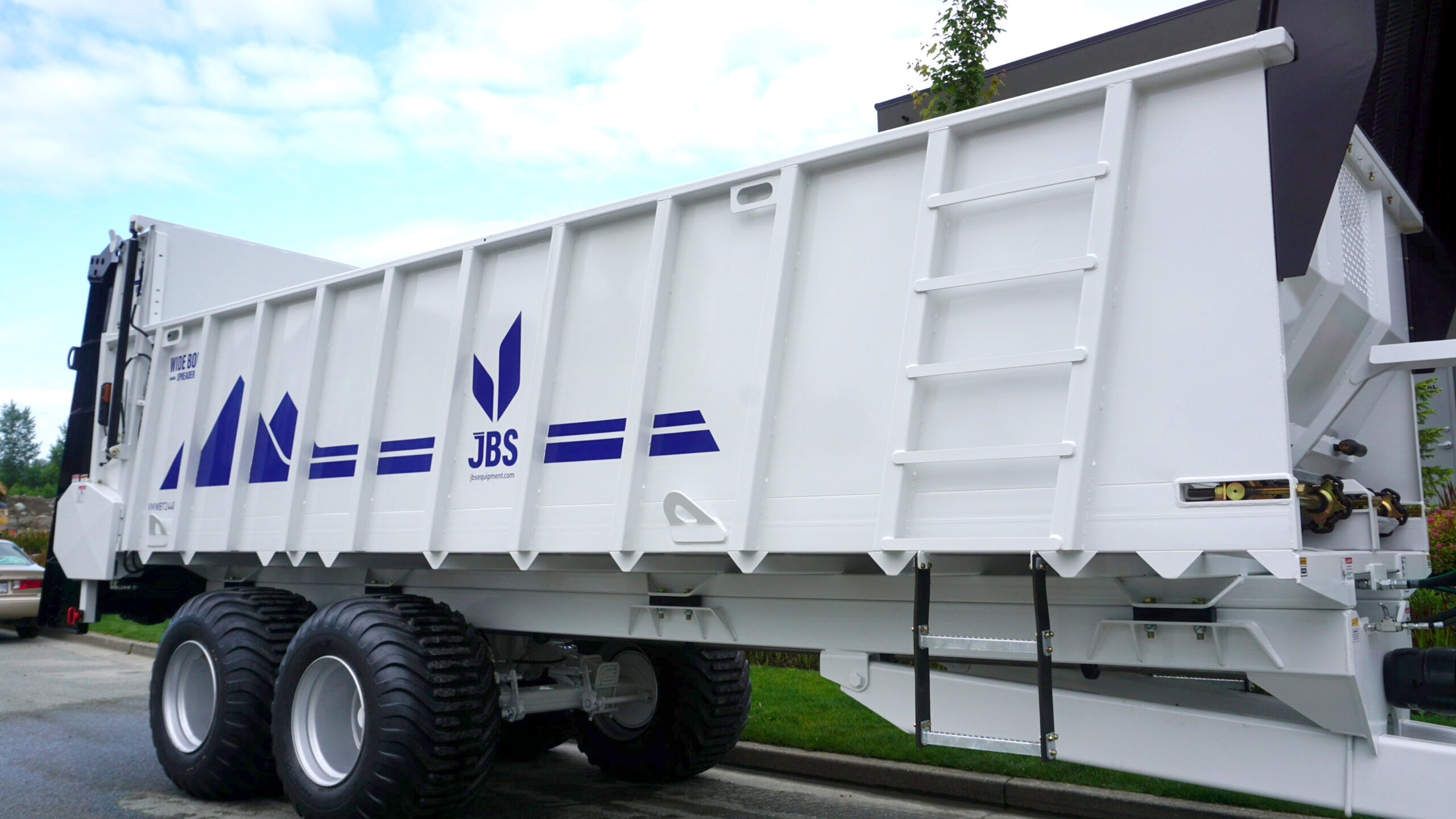 Wide Body Brighter Cropped